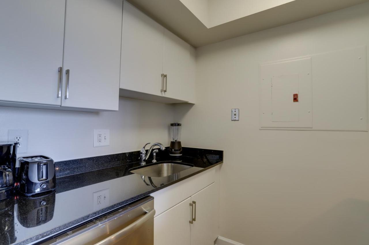 Stylish And Charming Apartment In Pentagon City Arlington Exterior photo